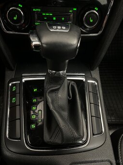 Škoda Superb 2.0 TDI, 2010, automat, černá kůže – TOP stav - 9