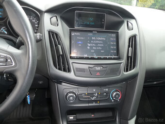 Ford Focus 1.0i 92kw 1.majitel koup. v čr. naj.83 200km - 9