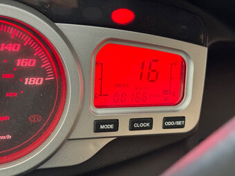 Gilera Nexus 500 FL, 500 ccm, 29,5 kW – jen 3 000 km - 9