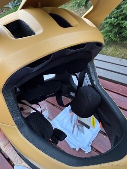 Cyklistická přilba POC OTOCON RACE MIPS - 9