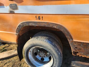 Plošina s regály mercedes Vario - 9