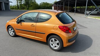 Peugeot 207 1,4 70 kW rok 2008 - 9