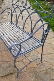 Provence kovová zahradní lavice 110 cm -antik šedá - 9