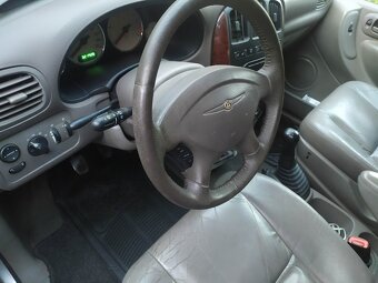 CHRYSLER VOYAGER 2.5 CRD manuál 7 míst. - 9