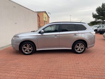 MITSUBISHI OUTLANDER  7 míst diesel manuál - 9