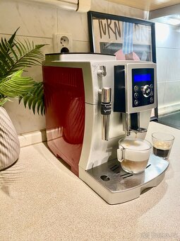 Kávovar Delonghi Magnifica ECAM - 9