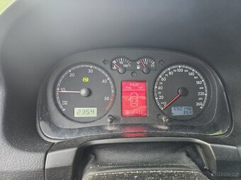 Prodám Golf 1.9tdi 96kw automat Čtěte - 9