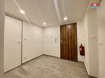 Pronájem atypického bytu, 39 m², Slaný, ul. Ouvalova - 9