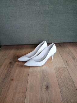 Bílé lodičky na podpadku celokožené vel. 37 - 9