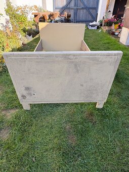 Stará dřevěná postel - 9