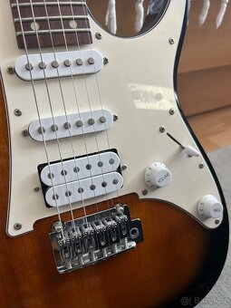 Kytara Ibanez + Marshall kombo - 9