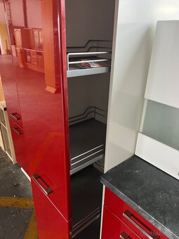 Kompletní kuchyň se všemi spotřebiči - 9