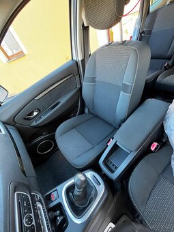 Rodinný a Úsporný Vůz: Renault Scénic 1.5 dCi, 7 MÍST - 9