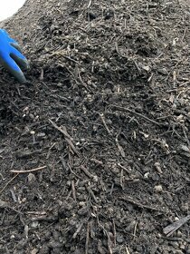 Kompost tříděný, netříděný, prosátá zemina - 9