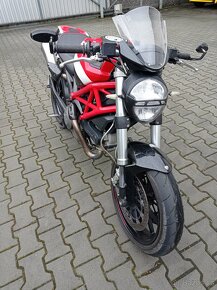 Ducati Monster 796 - 9