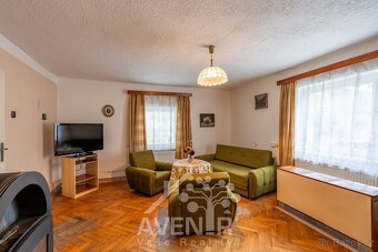 Rodinný dům 5+1, 189 m², Mukařov – ideální pro bydlení i rek - 9