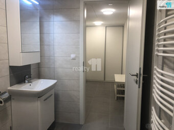 Pronájem byt 1+kk s lodžií, 50 m2,Plzeň, Kollárova ul. - 9