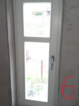 DŘEVĚNÁ EUROOKNA S IZOLAČNÍM DVOJSKLEM, STÁŘÍ 5 LET - 9