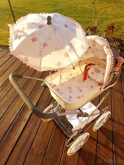 Kočárek pro panenky - 9