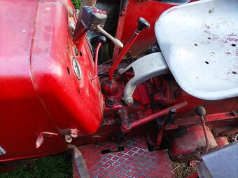 Prodám traktor Mc Cormic D 324 Standard - 9