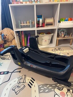 Bugaboo turtle air by Nuna autosedačka / vajíčko isofix - 9