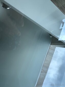 Skleněný konferenční stolek - 9