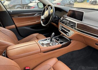 BMW Série 7 740i - 9