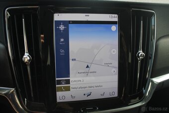 Volvo V90 2.0 D5 173KW AWD MOMENTUM DPH (2018) - 9