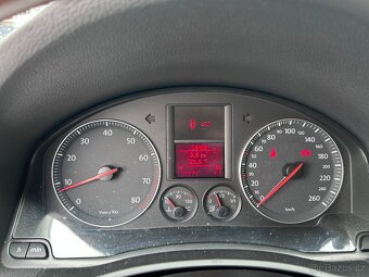 Volkswagen Jetta 2.0 FSI Sportline - 9