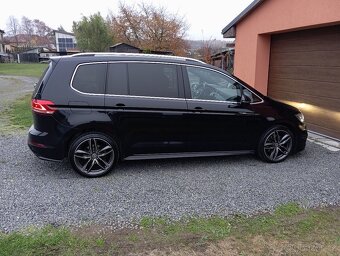 Volkswagen Touran R-Line, 7 místný DSG - 9