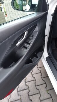 Hyundai i30 combi 1.0,88 kw - 9