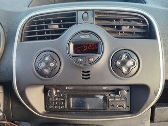 Renault Kangoo 1.2 TCe ideální rodinný vůz - 9