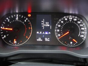 Renault Trafic III 2,0 Blue dCi 110 kW/150k L2 8 míst - 9