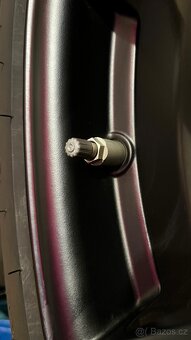 Kola R19 a zimní pneu s tpms ventilky BMW po i3 - 9