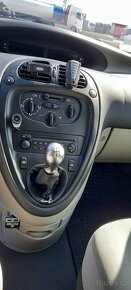 Citroen xsara picasso 2.0 HDi 66kW - 9