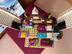 LEGO® Friends 41323 Chata v zimním středisku - 9