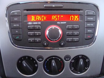 Ford Focus, 1.6i, velmi zachovalý - 9