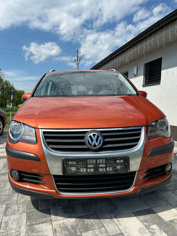 VW Touran Cross 1.9 tdi, 77 KW, rok 2008 - 9
