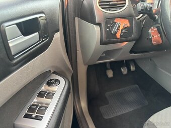 Ford Focus 1.6i 16V Titanium 107000Km - 9