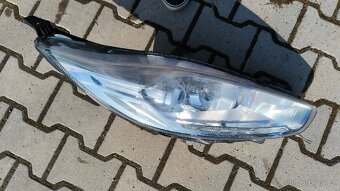 Přední světlo Ford Fiesta 2013 - 2017 pravé - 9