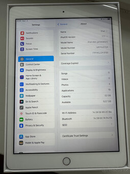 Apple iPad 6th generation A1893 White 32gb - 9