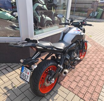YAMAHA MT-07 - 9