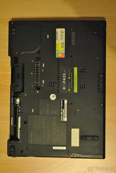 Libreboot - Lenovo ThinkPad T400 - dobrý stav - 9