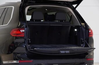 BMW X7, 40D,SOFTCLOSE,PANO,HUD,ČR,DPH - 9
