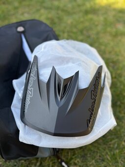 Troy Lee design - 9