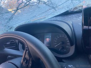 Toyota Yaris 1.0 VVT-i 2023 - 9