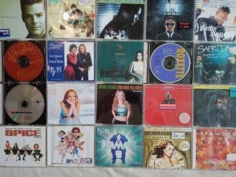 Nova fota 30.6. originál CD singly od 29 Kc - 9