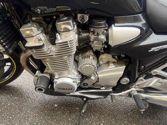 Yamaha XJR 1300 - 9