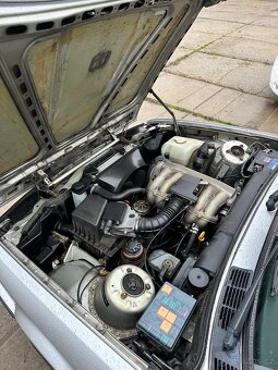 Bmw e30 318i - 9