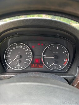 BMW E90 320D 2,0 diesel 120kw rok 2005 - 9
